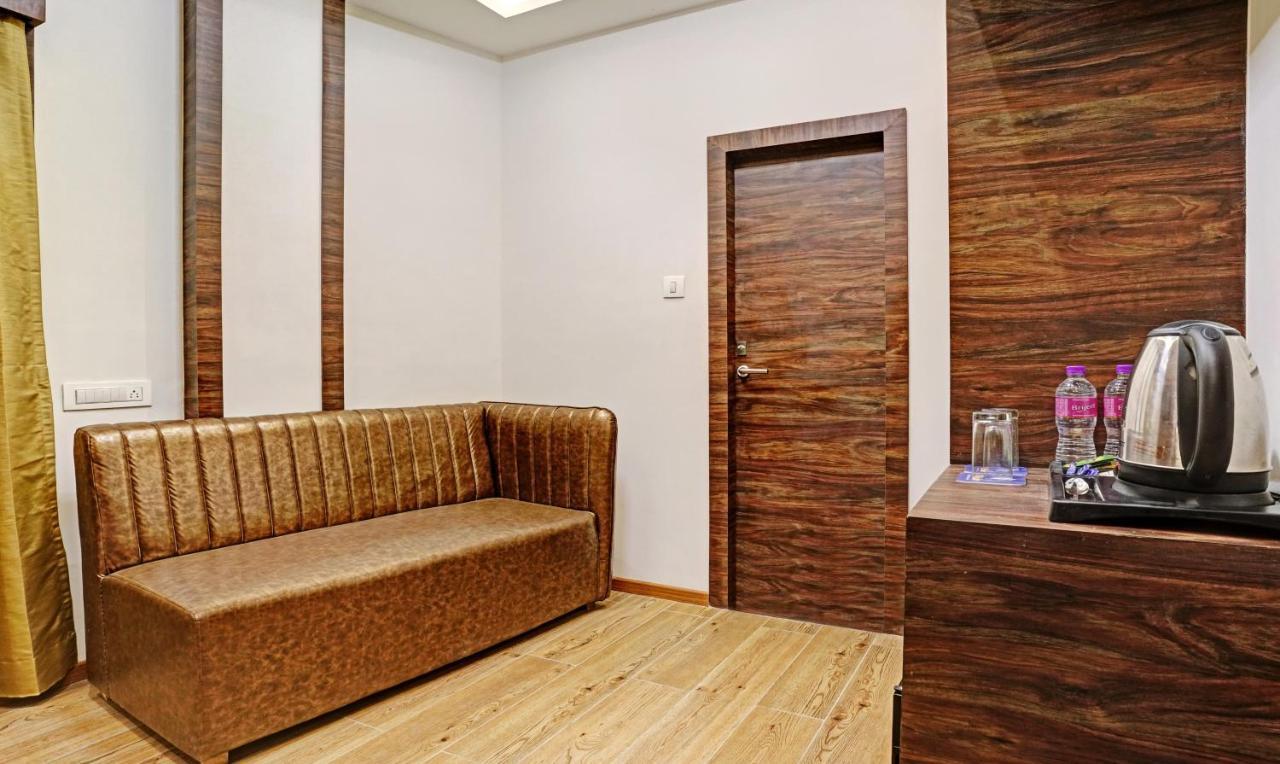 Отель Treebo Premium Widlor Boutique Мумбаи Экстерьер фото